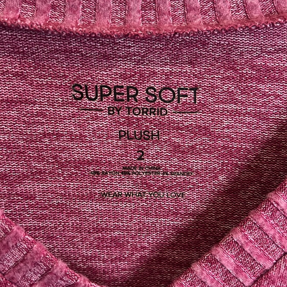 Torrid Super soft plush pink sweater with lace inset size 2 - Picture 2 of 5